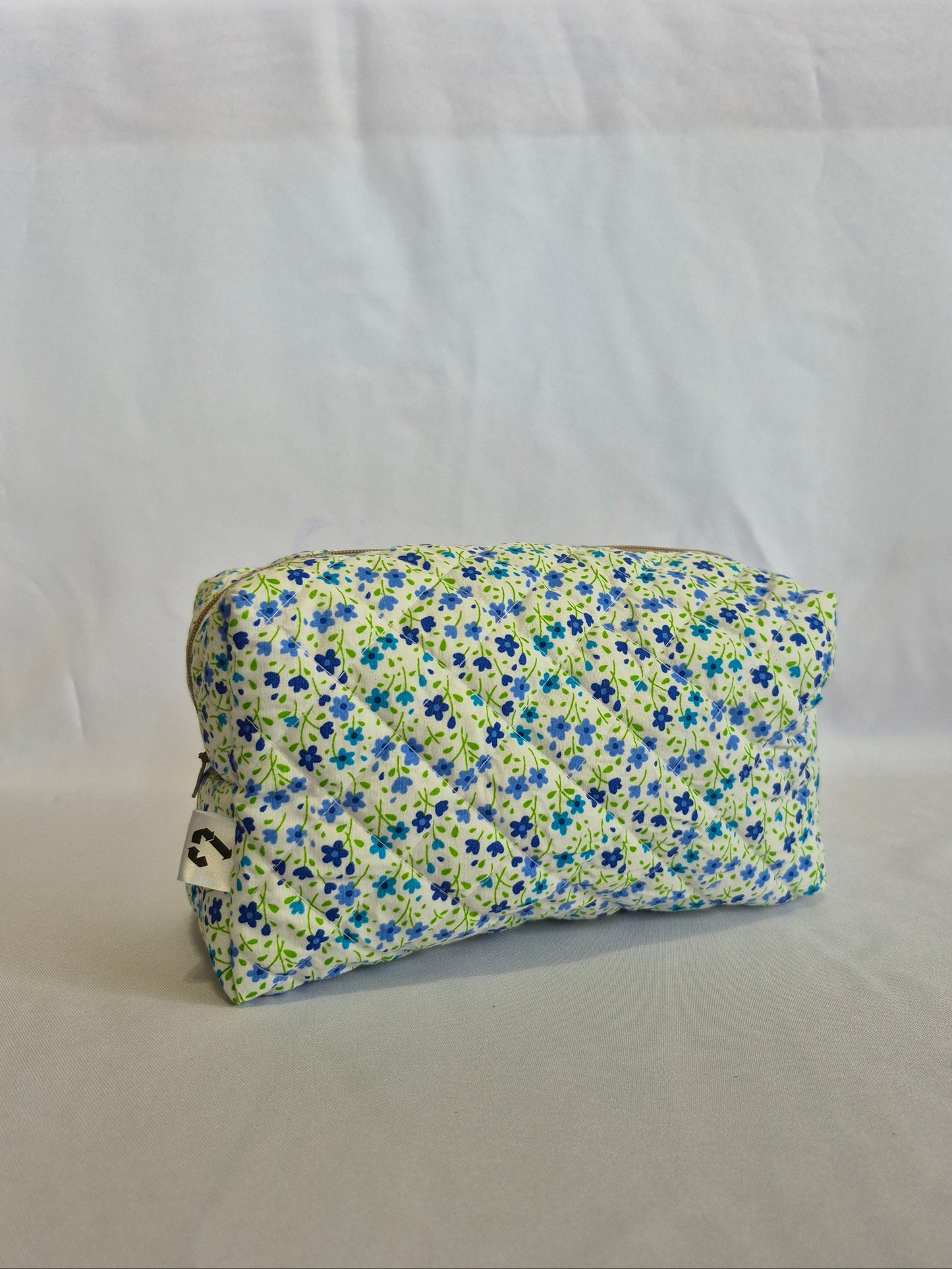 Cosmetic bag