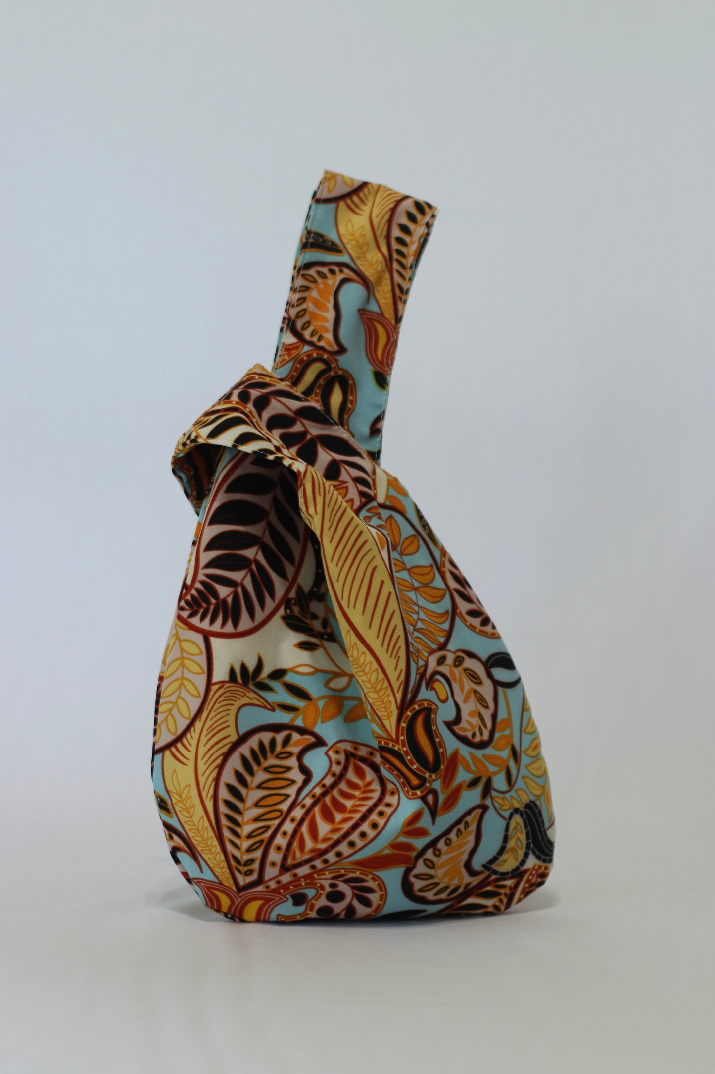Knot bag